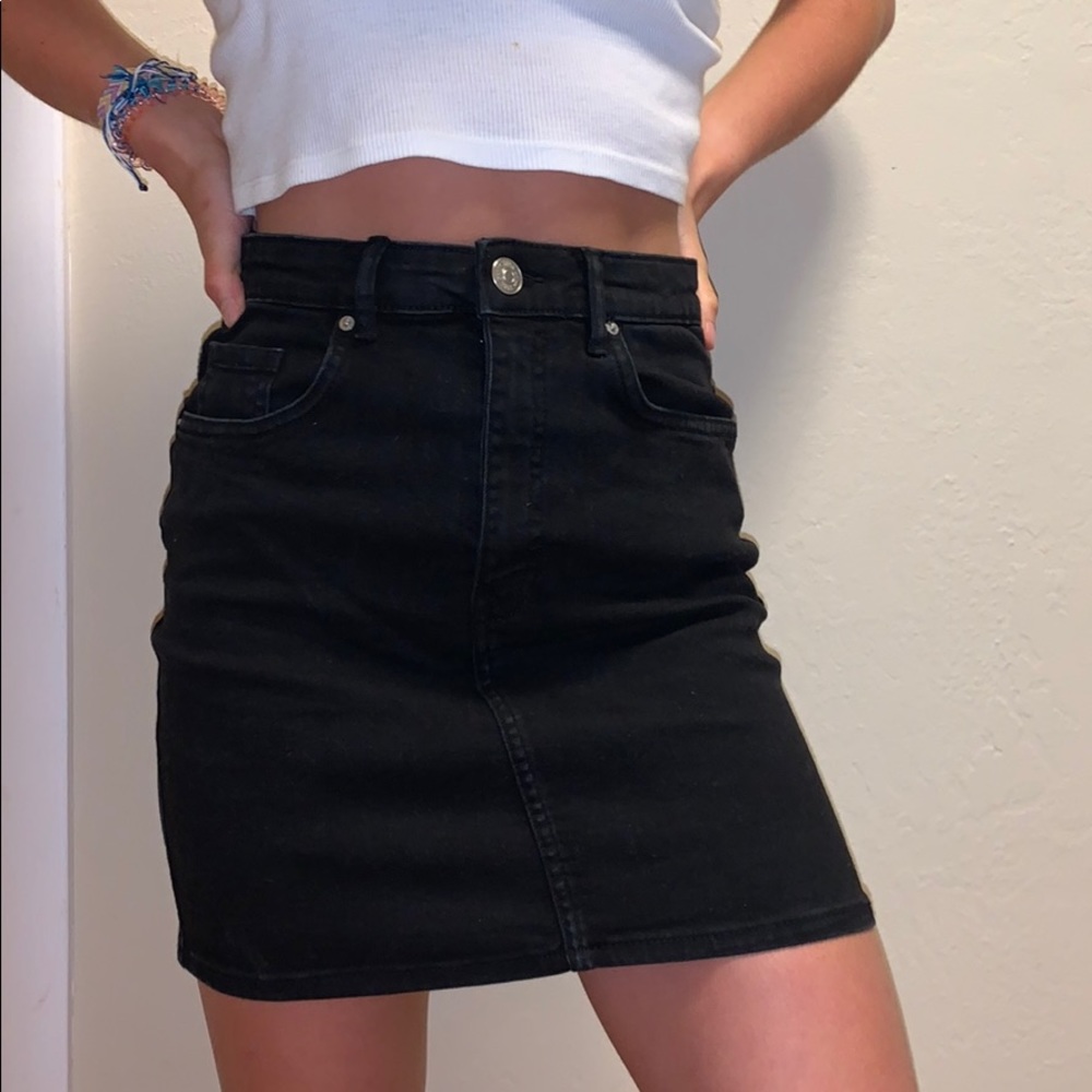 Black Zara denim skirt